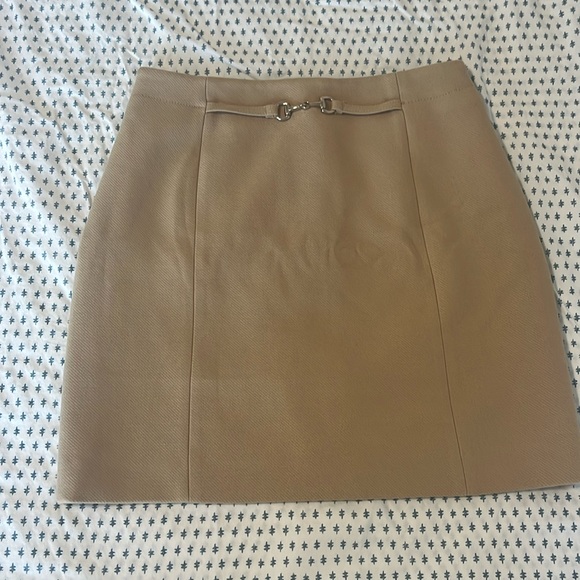 Tan skirt - Picture 2 of 4